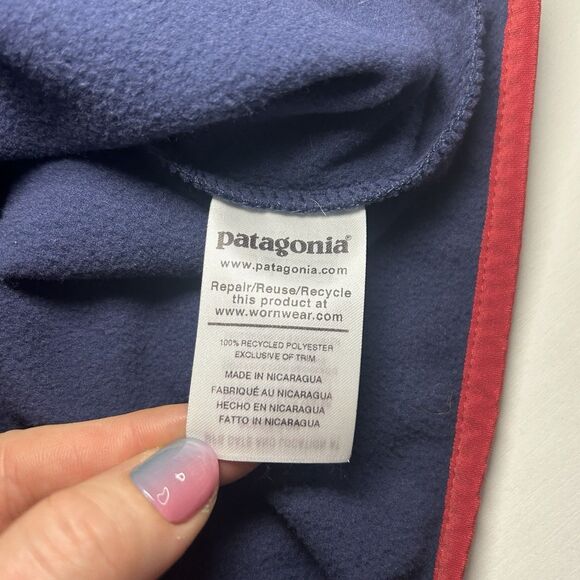 Patagonia Men's Medium Micro D Snap T Navy Blue with Red Pullover Fleece Sweater - Picture 4 of 8
